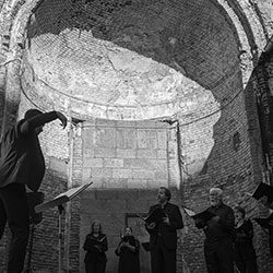 Konzert des Vokalensemble Lux Aeterna in der Ruine des Israelitischen Tempels. Foto: Kolja Harms